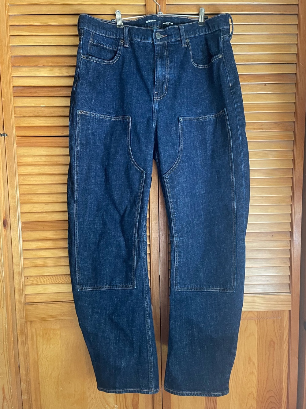 Old Navy Women’s Utility High Rise Dark Wash Barrel Leg Jeans. Size 16